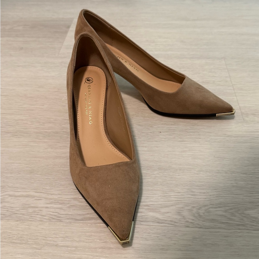 Elegant Brown Pointed-Toe Pumps
